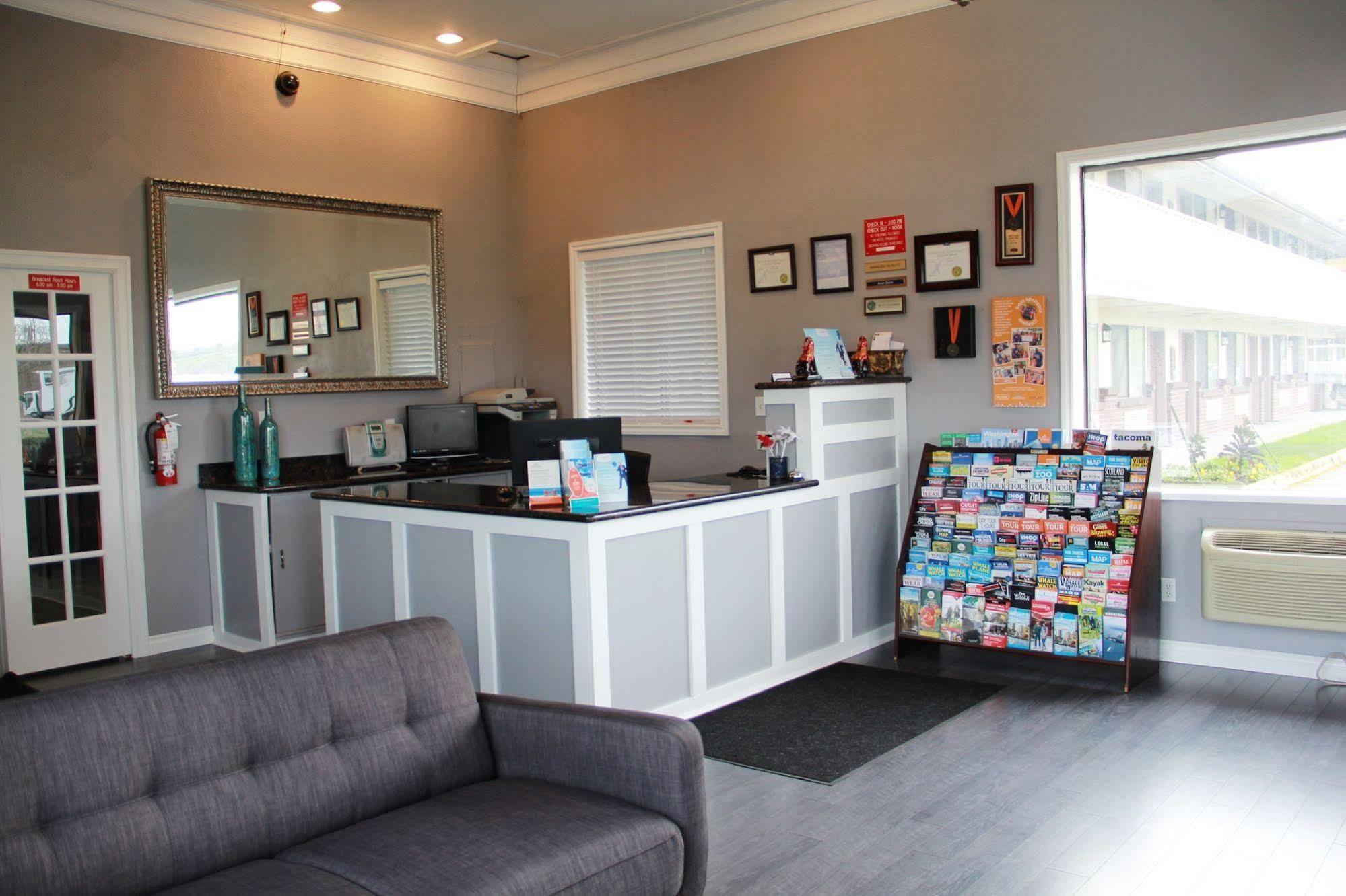 Econo Lodge Kent Luaran gambar